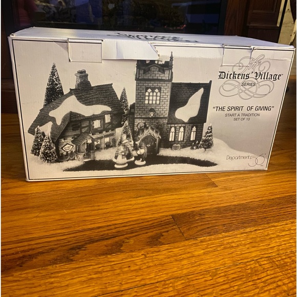 Dept 56 Spirit of Giving Set - Picture 2 of 6